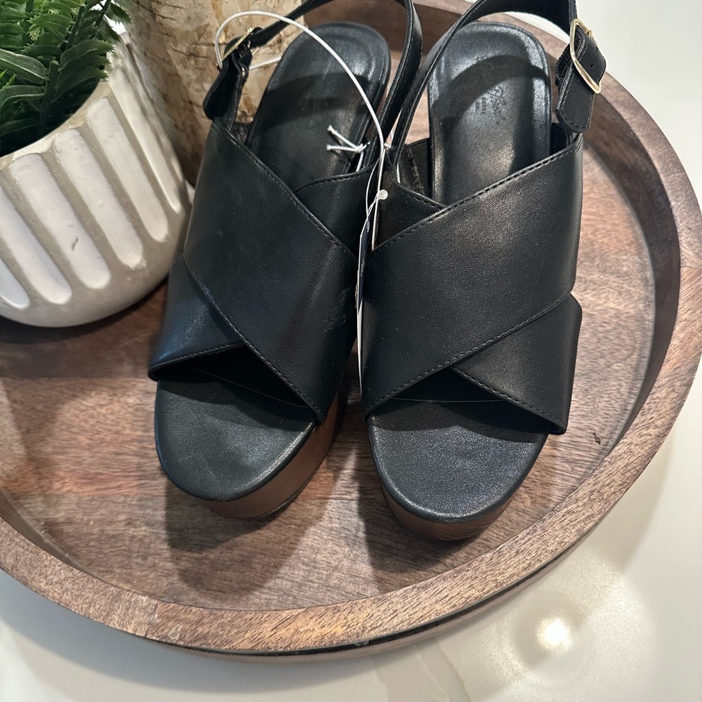 Universal Thread Black “Naomi” Wedge